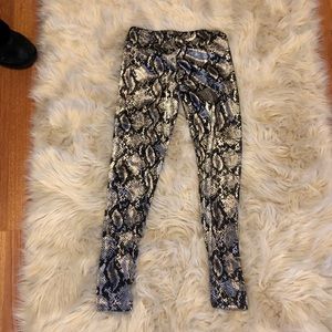 Velvet snake print leggings
